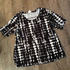 Black/White Patterned LulaRoe Boyfriend Tee
